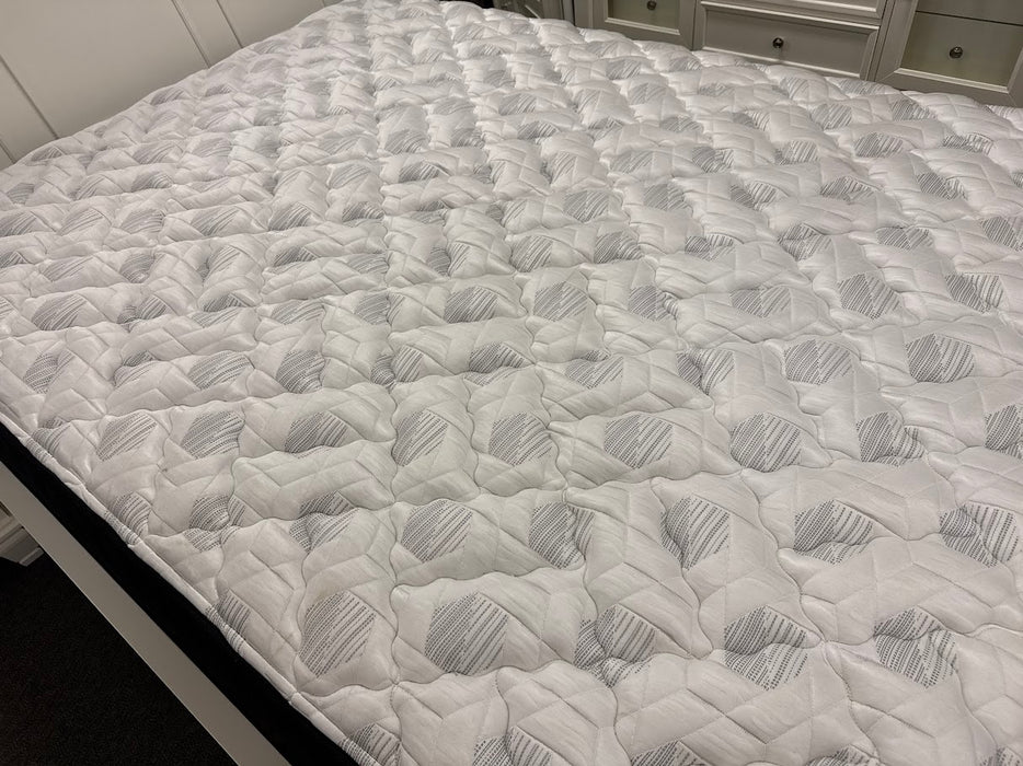 QUEEN SIZE ESSEX FIRM FLOOR MODEL MATTRESS